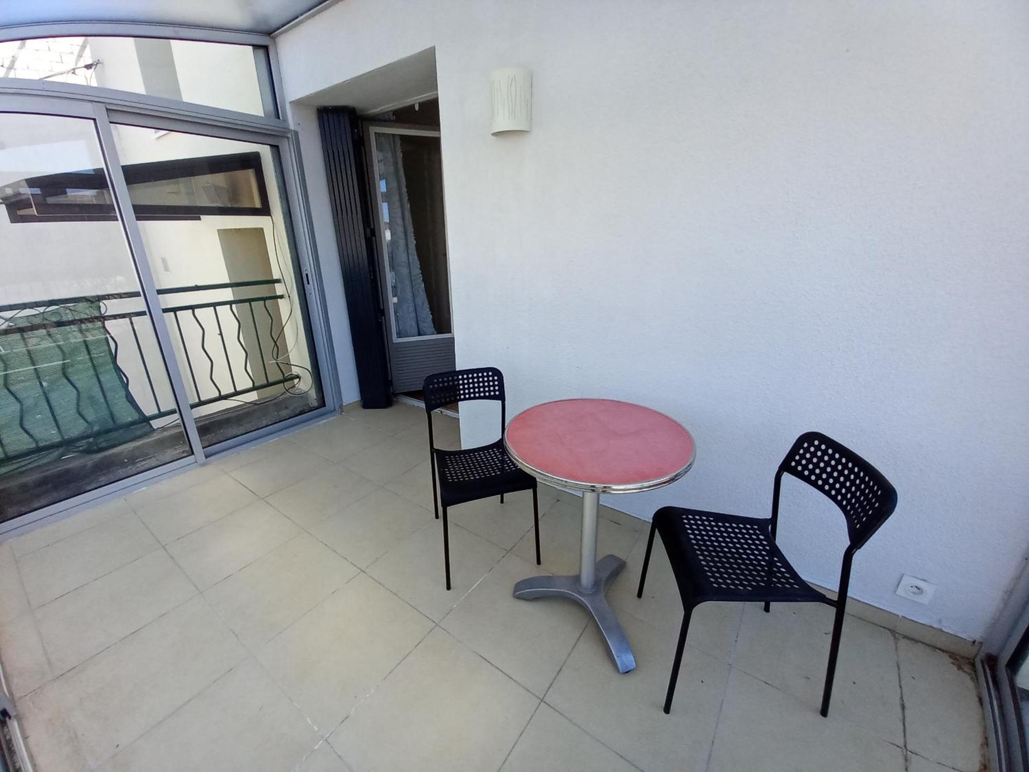 Appartement T3 En Duplex Proche Gare Sncf Avec Parking A Montélimar Extérieur photo